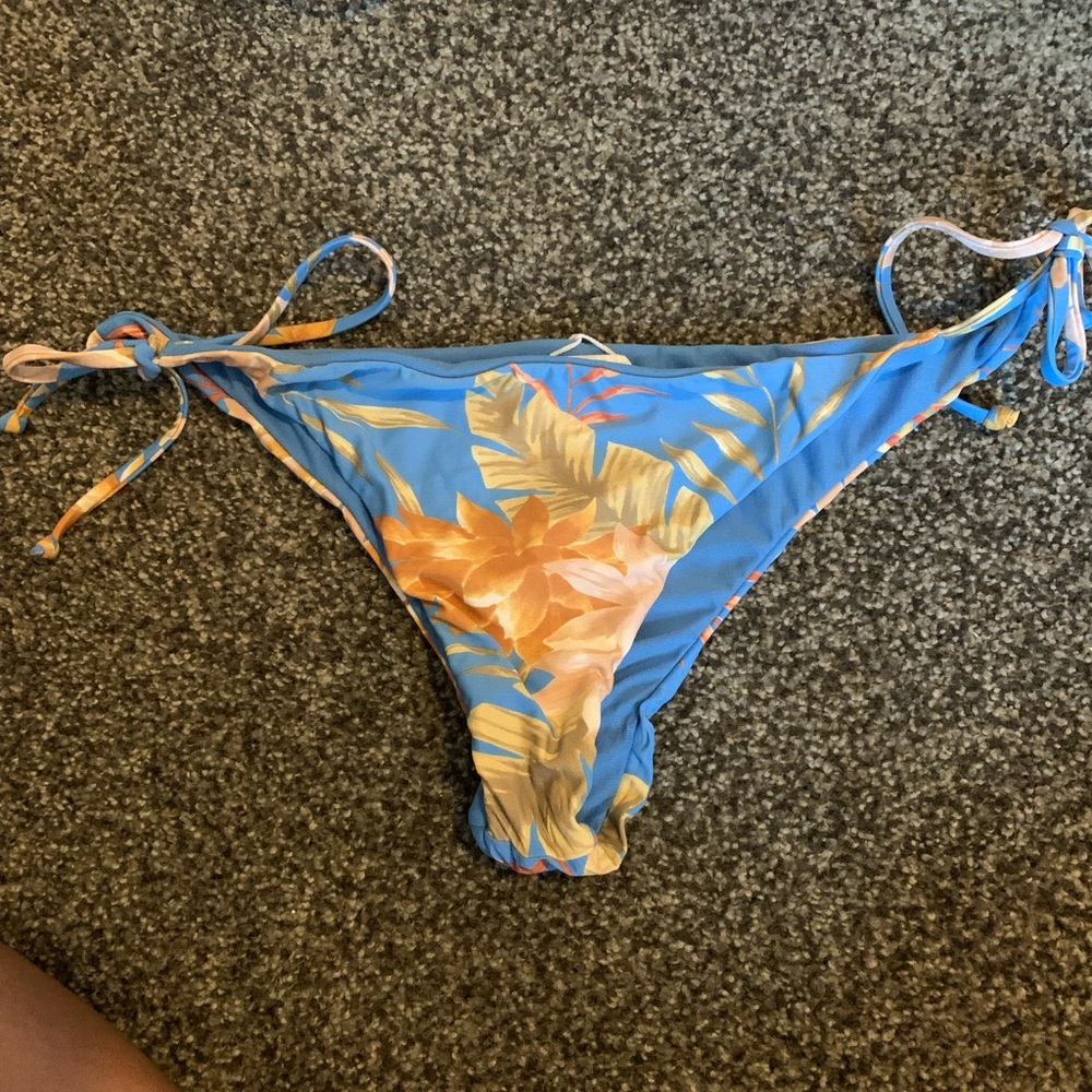 Billabong bikini bottoms